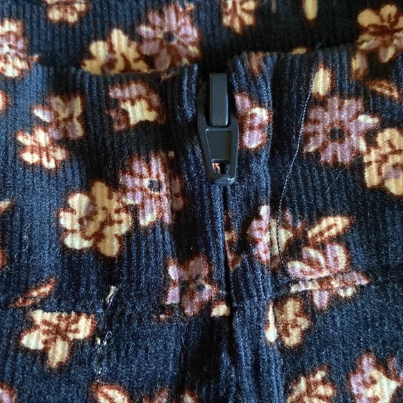 COPPER KEY - NAVY BLUE FLORAL SKIRT - Picture 4 of 5